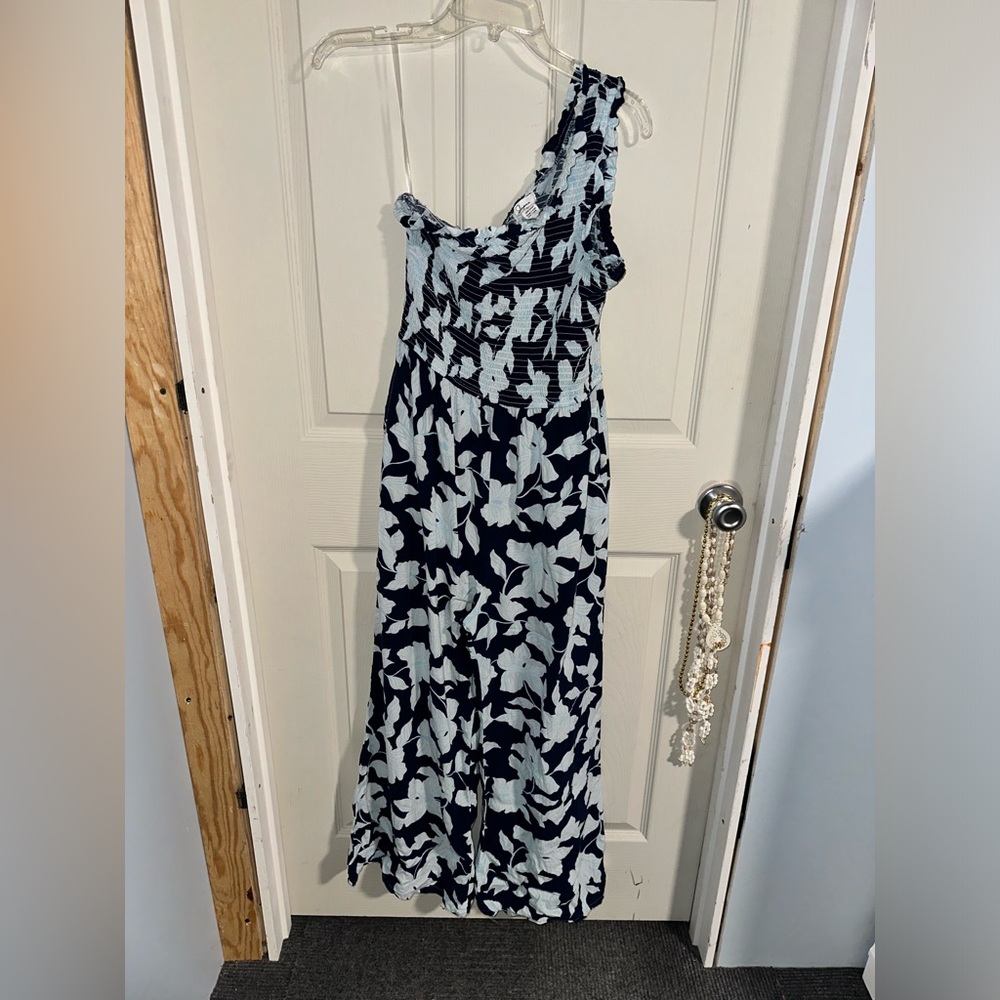 Off the shoulder tropical print jumpsuit!